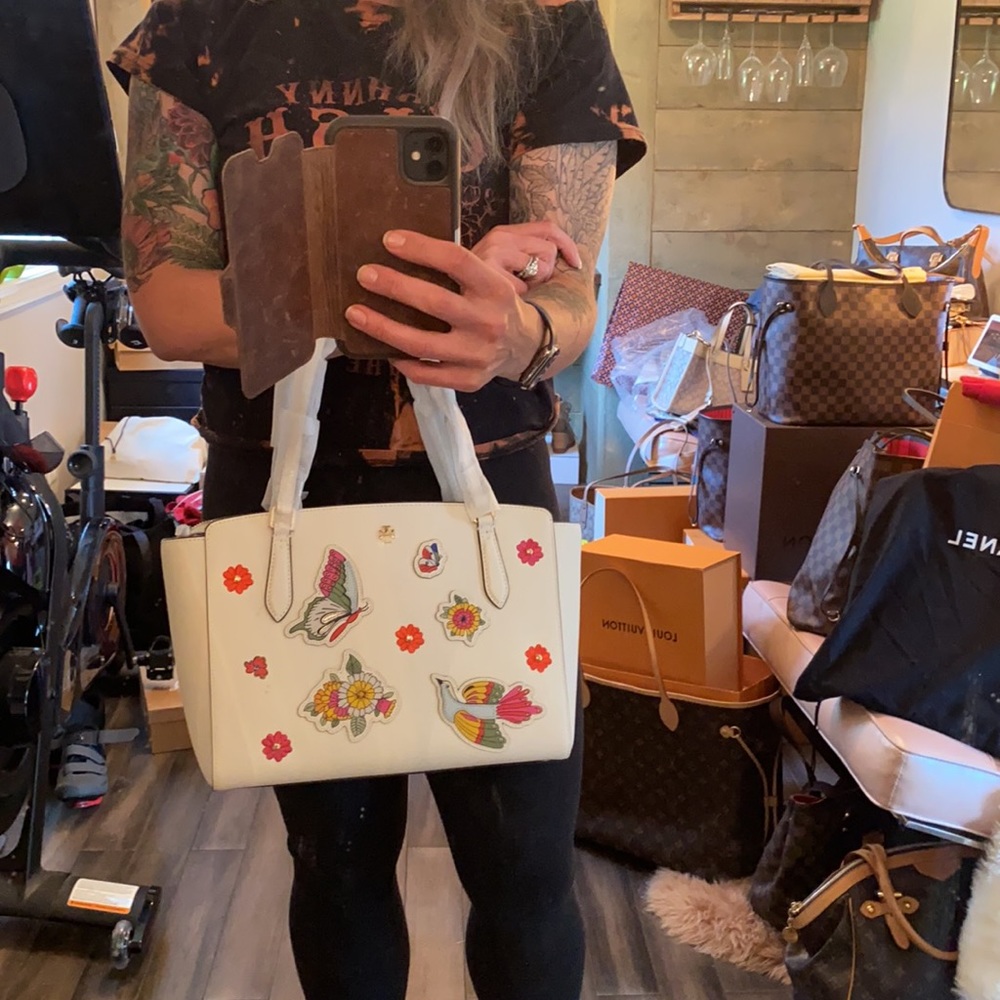 Tory Burch Emerson Crossbody Zip Tote - Picture 16 of 17